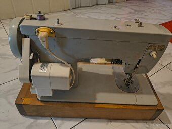 Predám Šijací Stroj - 2