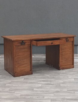 Stôl písací starožitný roletový. - 2