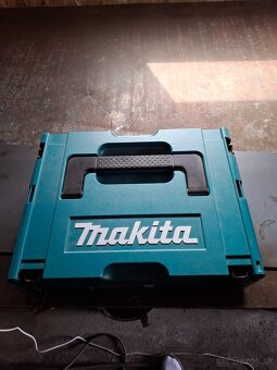 Malita vŕtačka HP2070J - 2