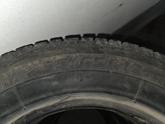 235/65 r17 - 2