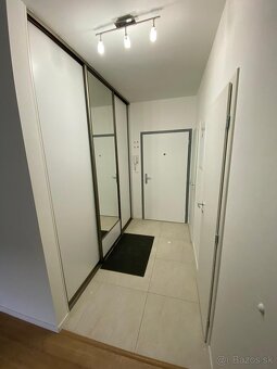 Prenájom 2-izb. bytu s klímou, parkovaním a šatníkom - 2