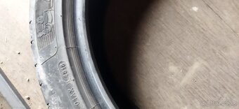 letné pneumatiky 235/40 R19 - 2