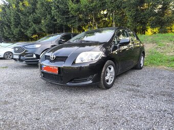 Toyota Auris 1.33B , 143tis. Km r.v.2010 - 2