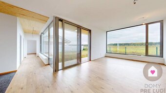 KOSTOLIŠTE - Skolaudovaná novostavba V ŠTANDARDE s hliníkový - 2