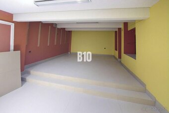 PRENÁJOM: Obchodný priestor 111m2 v centre Čadce - 2