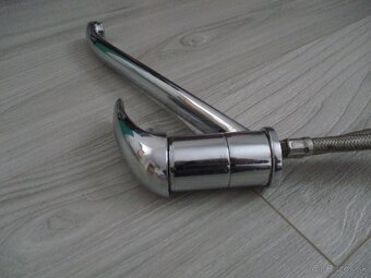 kuchynskú pákovú vodovodnú batériu a s dvomi batériovými pre - 2