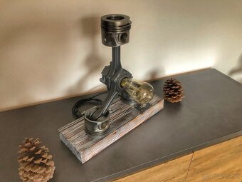 Industriálna lampa - piesty - 2