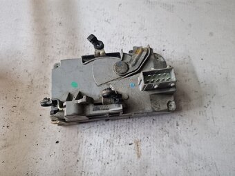 Zámok dverí Peugeot 406 - 2