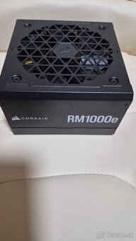 Corsair RM1000e - 2