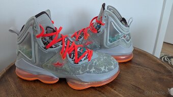 Nike LeBron Fast Food DC9339-01 - 2