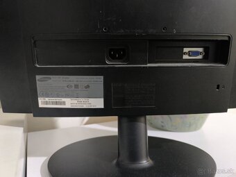 Monitor Samsung starší - 2