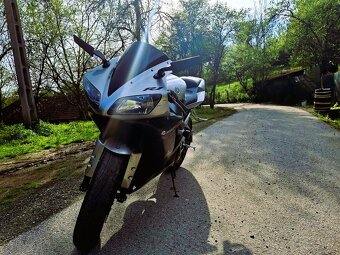 Yamaha R1 - 2