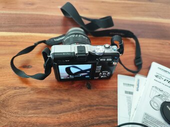 Olympus PEN EPL1 - 2