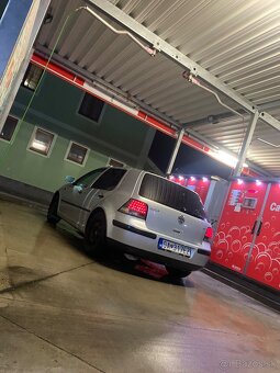 Golf 4 - 2