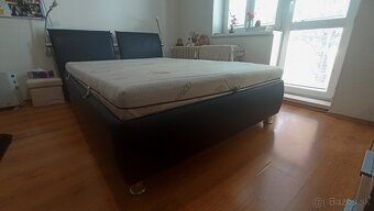 Posteľ 140x200 s matracom - 2