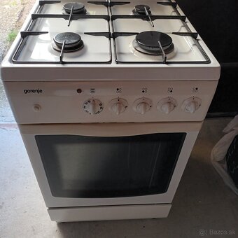 Predám kombinovaný sporák Gorenje. Plynové horáky + elektric - 2