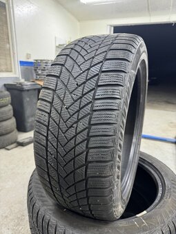 245/45 R18 - 2