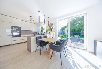 PRIESTRANNÝ 4 IZBOVÝ DVOJDOM V TICHOM PROSTREDÍ SLEPEJ ULICE - 2