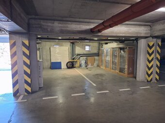 Na predaj - dvoj-garáž 6x7m  , ul. Tupého, Bratislava III  T - 2