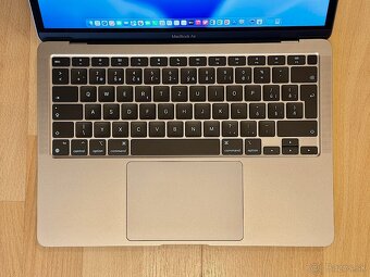MacBook Air 13", M1/8GB/256GB, TOP STAV, Výdrž batérie 9 h. - 2