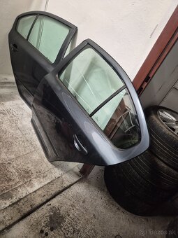 Predám zadné dvere na Škoda Octavia II 2 sedan - 9153 - - 2