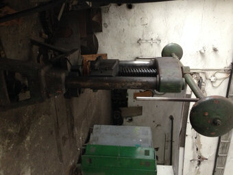 Lis ručný vretenový stĺpový - 2