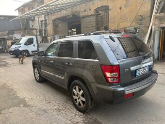 Jeep Grand Cherokee Overland - 2