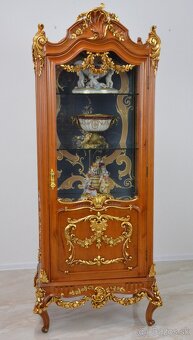 Zámecká vitrína - masiv - 2