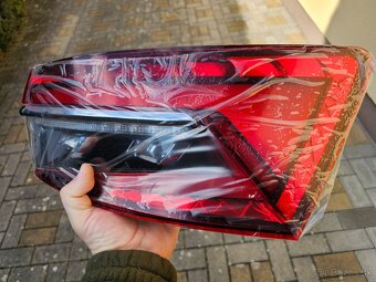 Zadne led svetlo škoda supeb 3 combi - 2