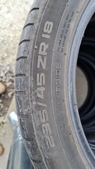 Letné pneumatiky 235/45 r18 - 2