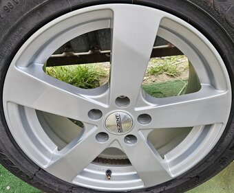 Pekné nemecké disky DEZENT TD - 5x112 r17 - 2