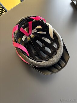 Predám detskú cyklistickú prilbu Alpina FB JR2.0 pink/black - 2