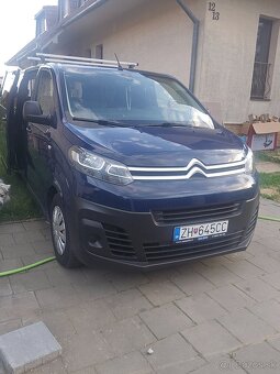 Prenajom 9 miestne auto - 2