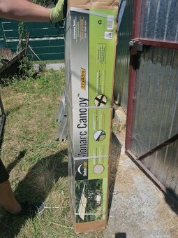Shelterlogic Monarc prístrešok na auto 2,7 x 4,9 m - 2
