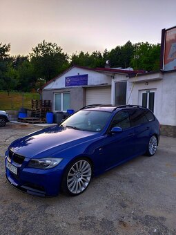 Predám BMW 330xd e91manual - 2