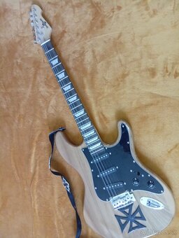 Predam elektricku gitaru - 2