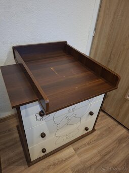 Detská postieľka plus komoda s prebaľovacím pultom - 2