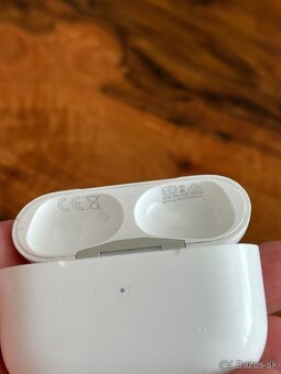 Apple AirPods Pro 1 nahradne nabijacie puzdro - 2