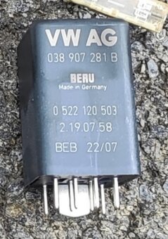 Relé žeraviacich sviečok originál z Audi A4 B7 - 2
