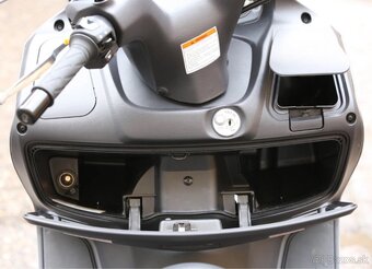 Suzuki burgman 125 skuter - 2