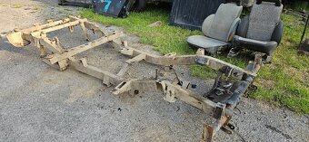 Suzuki Samurai - blatníky, šasi, motor - 2