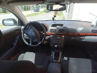 Toyota Avensis - 2