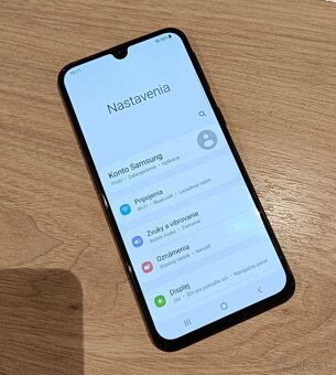 Samsung Galaxy A40 - 2