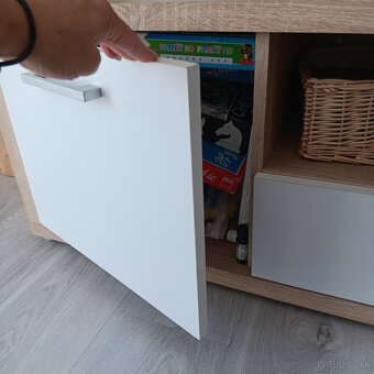 Skrinka pod tv - 2