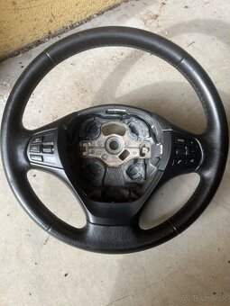 Volant z BMW F30 - 2