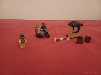 LEGO 7620 Indiana Jones Motorcycle Chase - 2