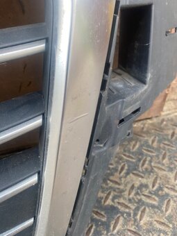 Audi Q7 4M predna maska - 2