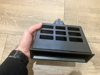 Priehradka skrinka na vw t5 golf4 caddy - 2