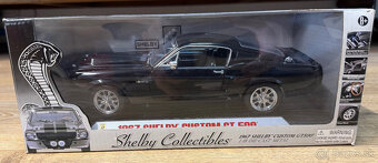 Ford Mustang - modely II. 1:18 - 2