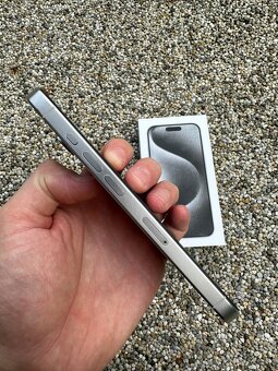 IPhone 15 pro - baterie 100% - 2